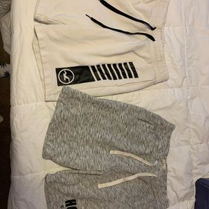 2 pairs of Hollister shorts